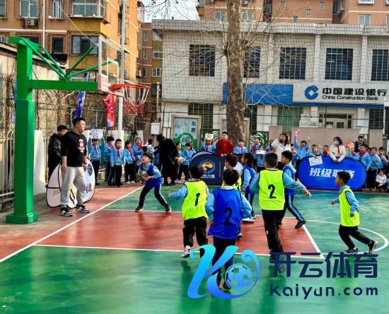 3月5日，北京市房山区良乡第三小学举办班级篮球赛。新华社记者 李春宇 摄